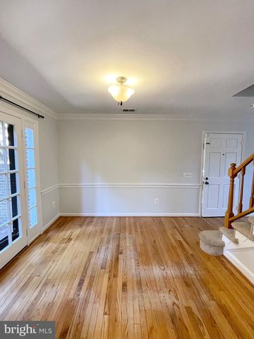 1208 W ABINGDON DR, Alexandria, VA 22314