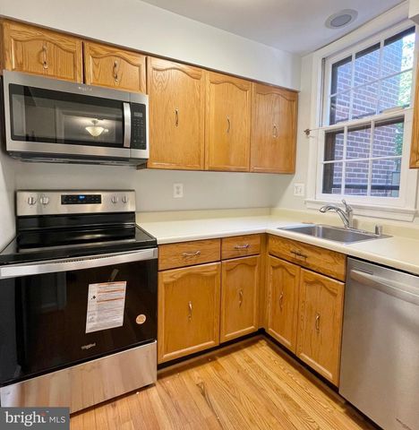 1208 W ABINGDON DR, Alexandria, VA 22314