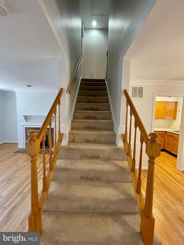 1208 W ABINGDON DR, Alexandria, VA 22314