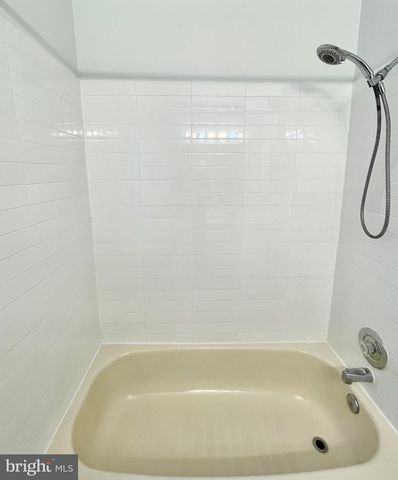 1208 W ABINGDON DR, Alexandria, VA 22314