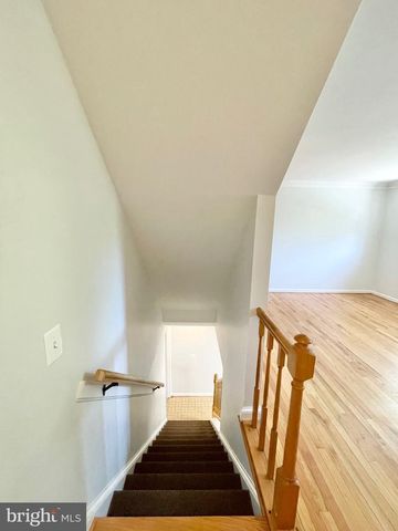 1208 W ABINGDON DR, Alexandria, VA 22314