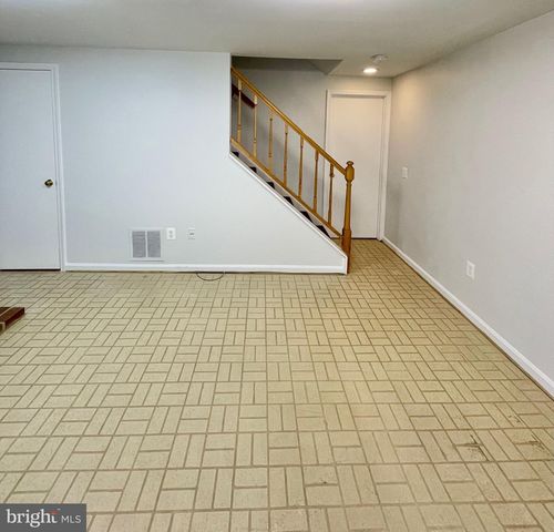 1208 W ABINGDON DR, Alexandria, VA 22314