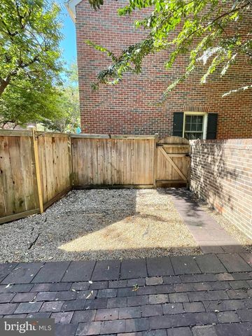 1208 W ABINGDON DR, Alexandria, VA 22314