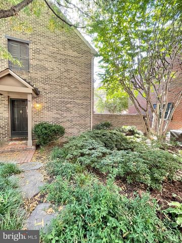 1208 W ABINGDON DR, Alexandria, VA 22314
