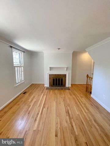 1208 W ABINGDON DR, Alexandria, VA 22314