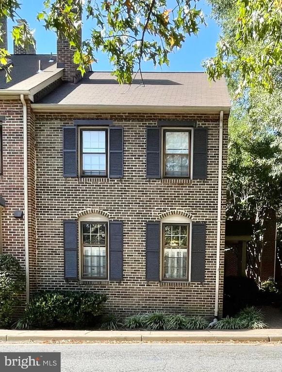 1208 W ABINGDON DR, Alexandria, VA 22314