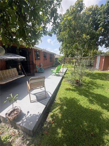 1304 DONWOODS LANE, Royal Palm Beach, FL 33411