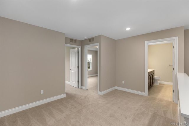 807 Balmoral Ln, Troy, MI 48085