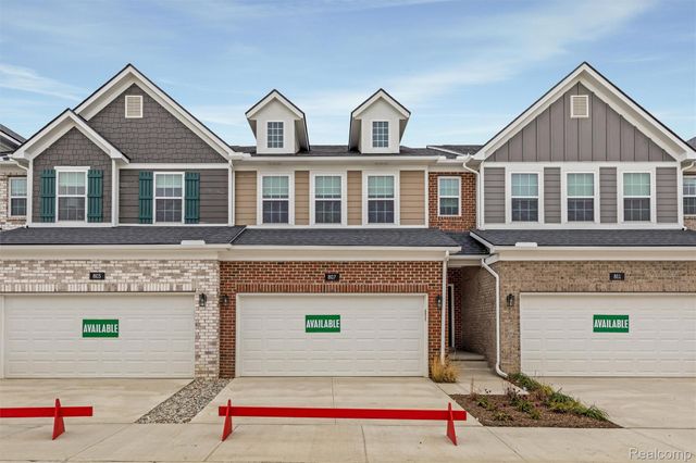 807 Balmoral Ln, Troy, MI 48085
