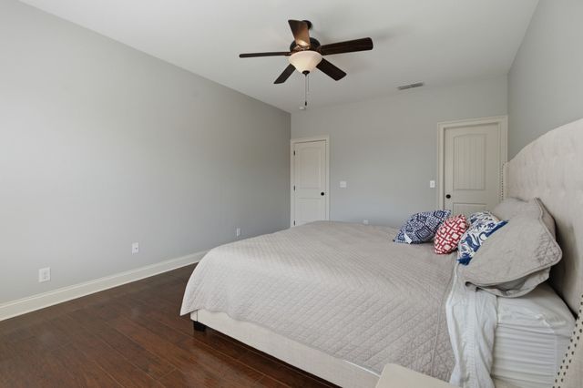 1655 Noah Ln, Gallatin, TN 37066