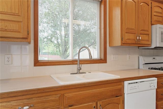 9110 NW 86TH Street, Kansas City, MO 64153