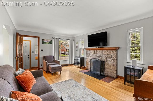 21506 Tenny Street, Dearborn, MI 48124