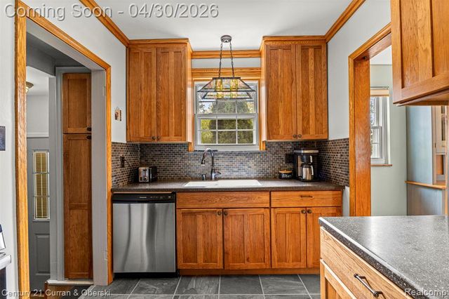 21506 Tenny Street, Dearborn, MI 48124