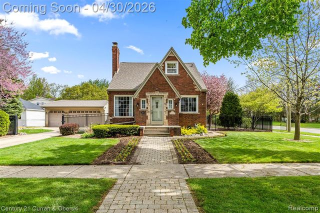 21506 Tenny Street, Dearborn, MI 48124