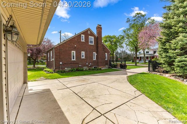21506 Tenny Street, Dearborn, MI 48124