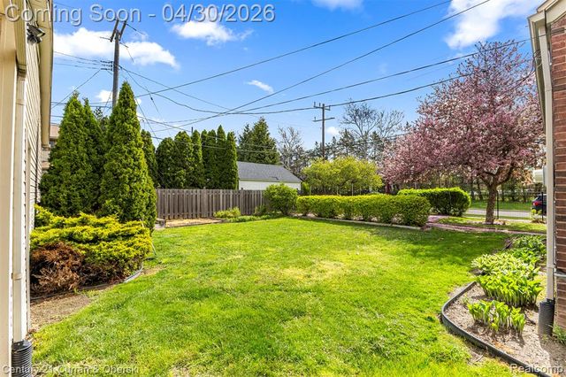 21506 Tenny Street, Dearborn, MI 48124