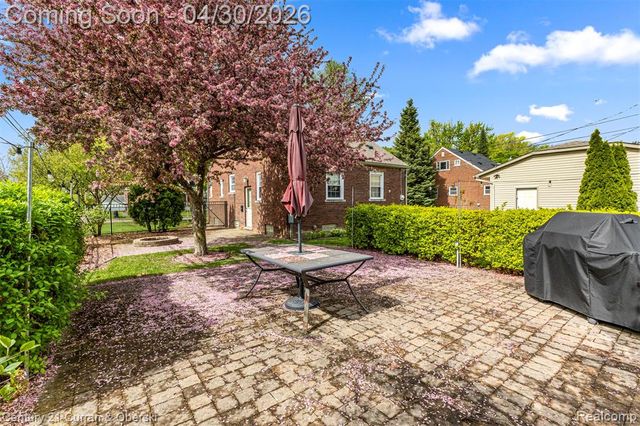 21506 Tenny Street, Dearborn, MI 48124