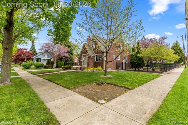 21506 Tenny Street, Dearborn, MI 48124