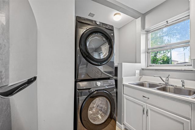 11927 Flushing Meadows Drive, Houston, TX 77089