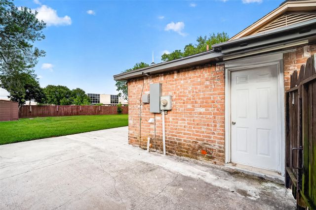 11927 Flushing Meadows Drive, Houston, TX 77089