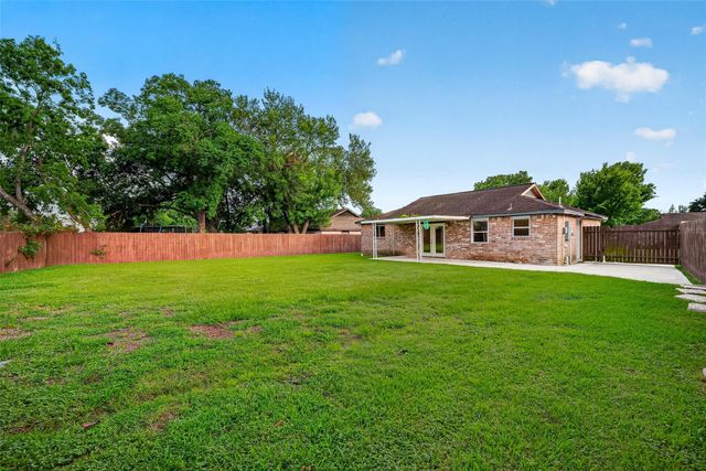 11927 Flushing Meadows Drive, Houston, TX 77089