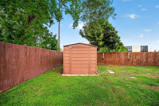 11927 Flushing Meadows Drive, Houston, TX 77089