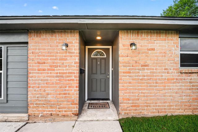 11927 Flushing Meadows Drive, Houston, TX 77089