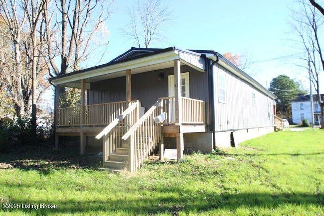 321 E Woodford St, Lawrenceburg, KY 40342