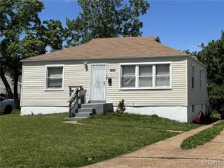 8235 Zoe Drive, St Louis, MO 63134
