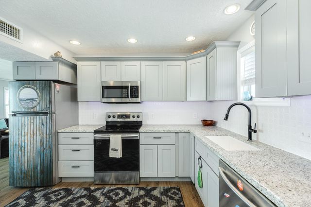 722 Beach Drive, Surfside Beach, TX 77541