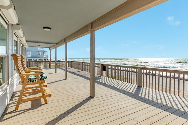 722 Beach Drive, Surfside Beach, TX 77541