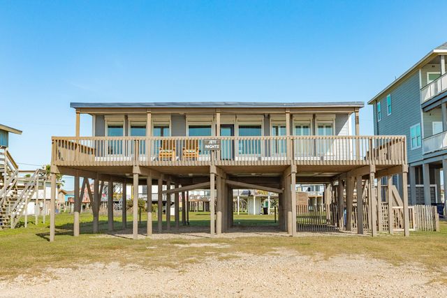 722 Beach Drive, Surfside Beach, TX 77541