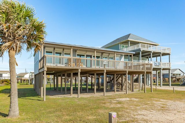 722 Beach Drive, Surfside Beach, TX 77541