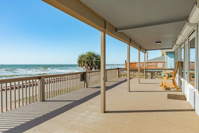 722 Beach Drive, Surfside Beach, TX 77541