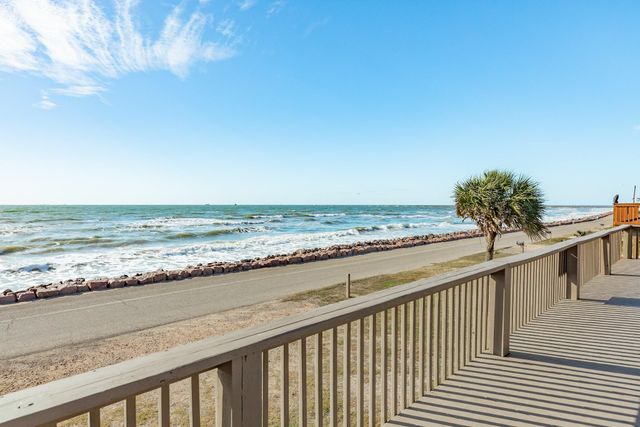 722 Beach Drive, Surfside Beach, TX 77541