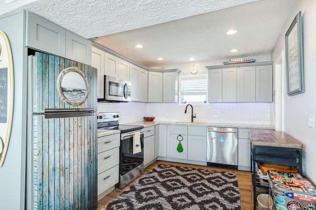 722 Beach Drive, Surfside Beach, TX 77541
