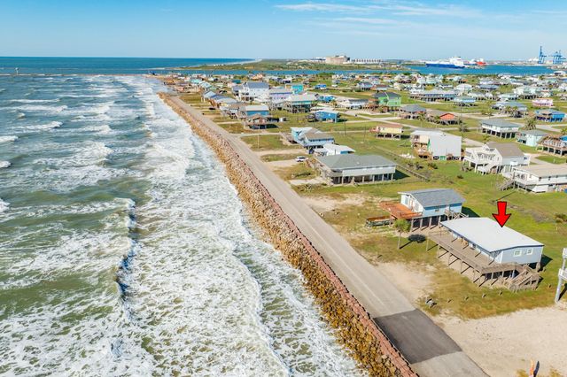 722 Beach Drive, Surfside Beach, TX 77541