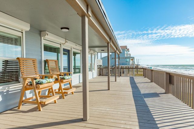722 Beach Drive, Surfside Beach, TX 77541