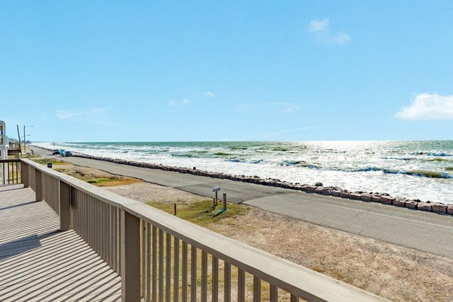 722 Beach Drive, Surfside Beach, TX 77541