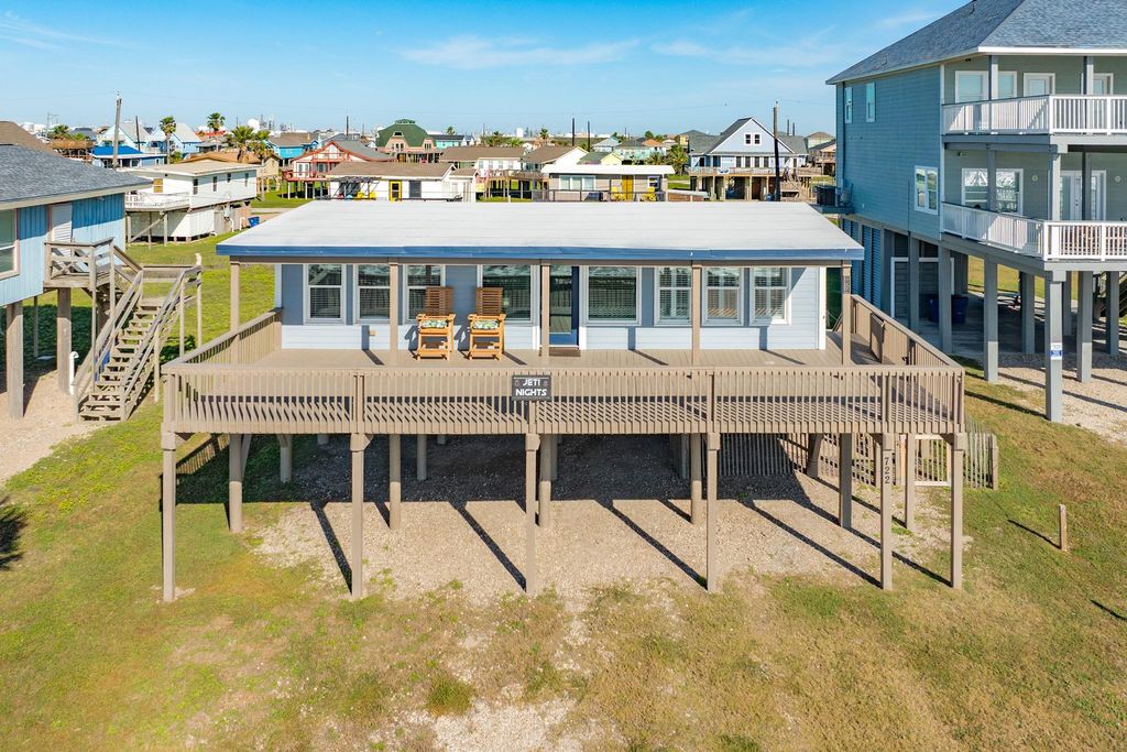 722 Beach Drive, Surfside Beach, TX 77541