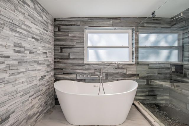 616 HIGHVIEW CIRCLE N, Brandon, FL 33510