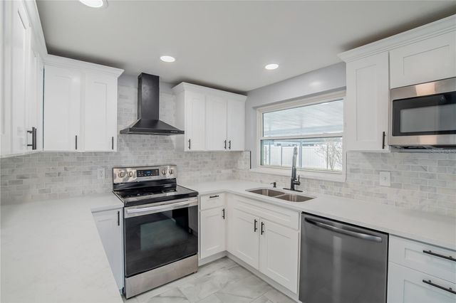 616 HIGHVIEW CIRCLE N, Brandon, FL 33510