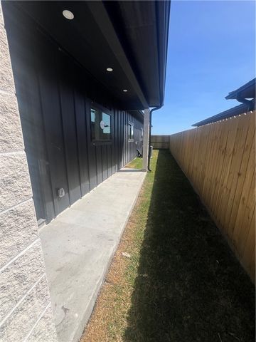 2706 Grace A, Corpus Christi, TX 78414