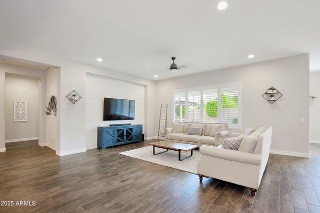 28017 N 99TH Drive, Peoria, AZ 85383