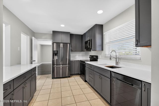 8294 COLLINS Road, Jacksonville, FL 32244