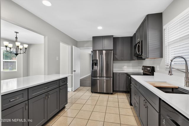 8294 COLLINS Road, Jacksonville, FL 32244