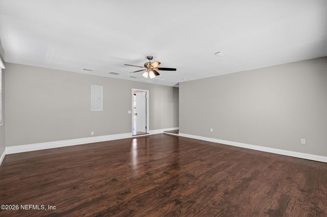 8294 COLLINS Road, Jacksonville, FL 32244