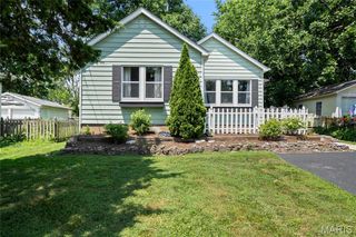 301 Baker Avenue, Webster Groves, MO 63119