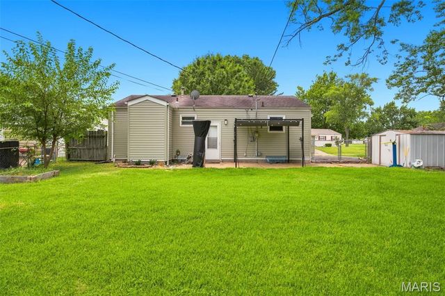 875 5th Plaza, Florissant, MO 63031