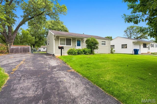 875 5th Plaza, Florissant, MO 63031